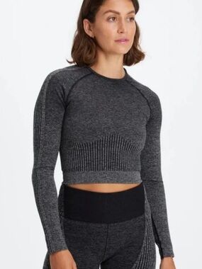 Fabletics | Ombre Seamless Long Sleeve Top Black/Mineral Grey